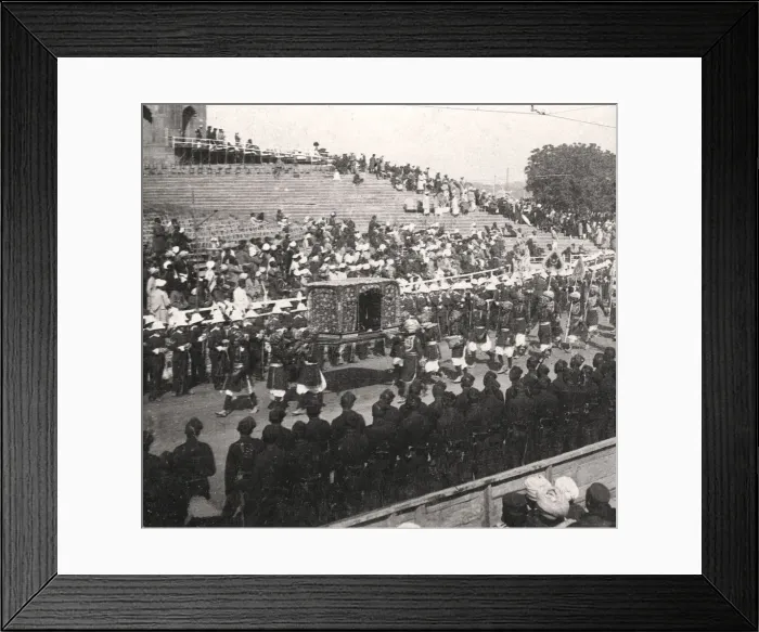 Framed Print : A state palanquin in a Royal procession, Delhi, India, 1912. Artist: HD Girdwood Framed Print : A state palanquin in a Royal procession, Delhi, India, 1912. Artist: HD Girdwood