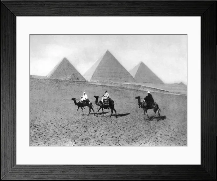 Framed Print : The Pyramids of Giza, Cairo, Egypt, c1920s Framed Print : The Pyramids of Giza, Cairo, Egypt, c1920s