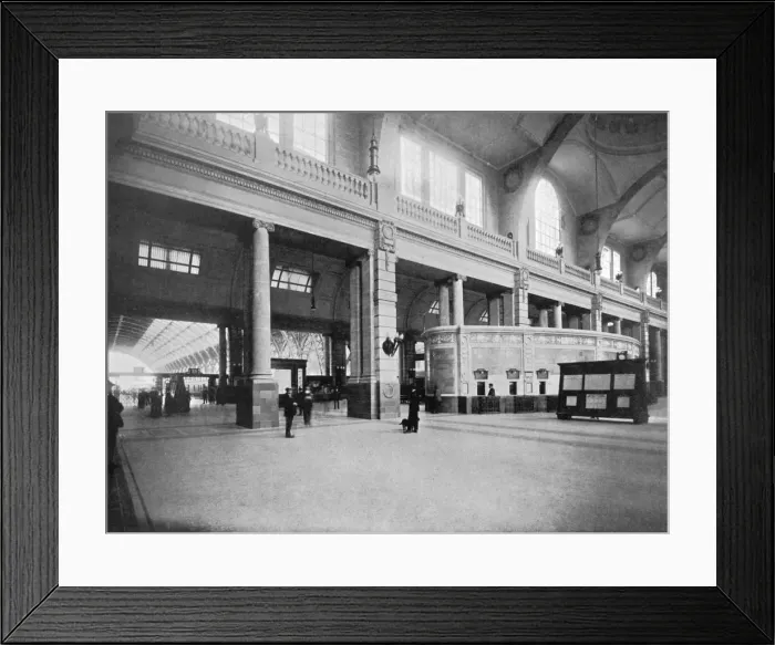 Framed Print : Interior of Retiro Raiway Station, Buenos Aires, Argentina Framed Print : Interior of Retiro Raiway Station, Buenos Aires, Argentina