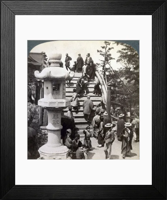 Framed Print : Worshippers crossing the semi-circular bridge to Kameido Temple beyond, looking north, Tokyo, Japan, Artist: Underwood & Underwood Framed Print : Worshippers crossing the semi-circular bridge to Kameido Temple beyond, looking north, Tokyo, Japan, Artist: Underwood & Underwood