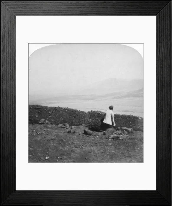 Framed Print : Spion Kop, from a Boer trench on Krantz Kloot, South Africa, 1901. Artist: Underwood & Underwood Framed Print : Spion Kop, from a Boer trench on Krantz Kloot, South Africa, 1901. Artist: Underwood & Underwood