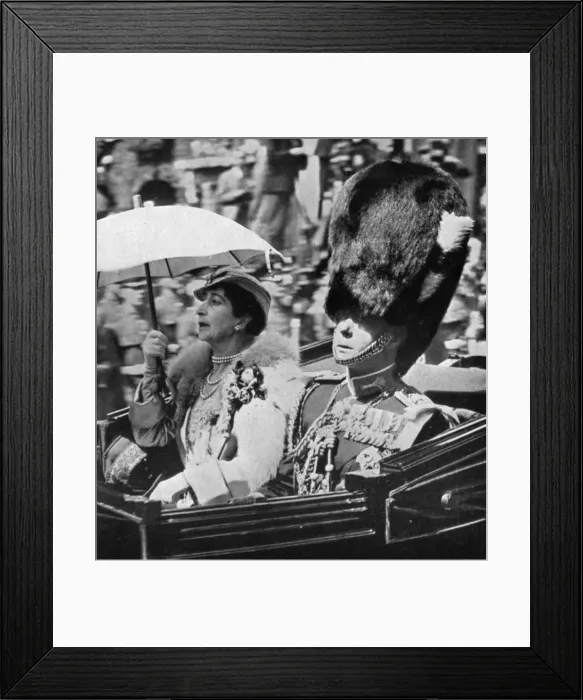 Framed Print : The future King Edward VII (1894-1972) and Queen Maud of Norway (1869-1938), 1935 Framed Print : The future King Edward VII (1894-1972) and Queen Maud of Norway (1869-1938), 1935
