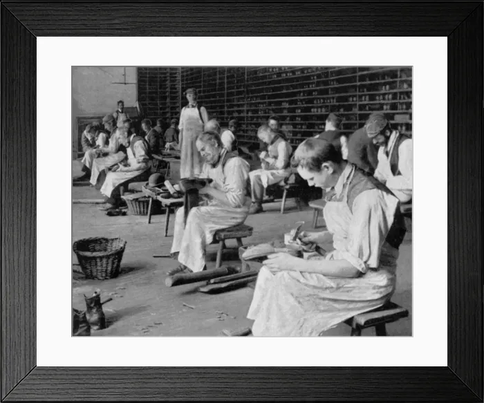 Framed Print : Cobbling, Earlswood Asylum, Reigate, 1904 Framed Print : Cobbling, Earlswood Asylum, Reigate, 1904