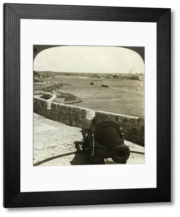 Framed Print : Cannon, Morro Castle, Havana, Cuba. Artist: Underwood & Underwood Framed Print : Cannon, Morro Castle, Havana, Cuba. Artist: Underwood & Underwood