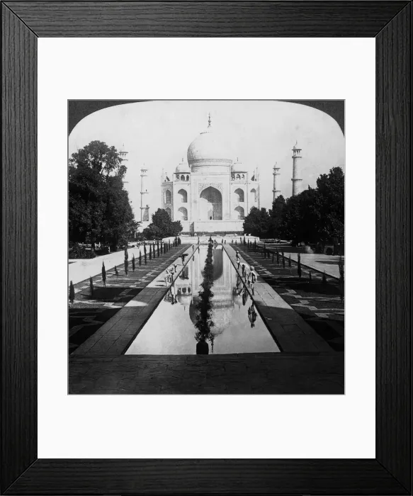 Framed Print : Taj Mahal, Agra, Uttar Pradesh, India. Artist: Underwood & Underwood Framed Print : Taj Mahal, Agra, Uttar Pradesh, India. Artist: Underwood & Underwood