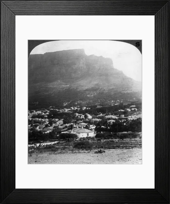 Framed Print : Table Mountain, Cape Town, South Africa. Artist: Underwood & Underwood Framed Print : Table Mountain, Cape Town, South Africa. Artist: Underwood & Underwood