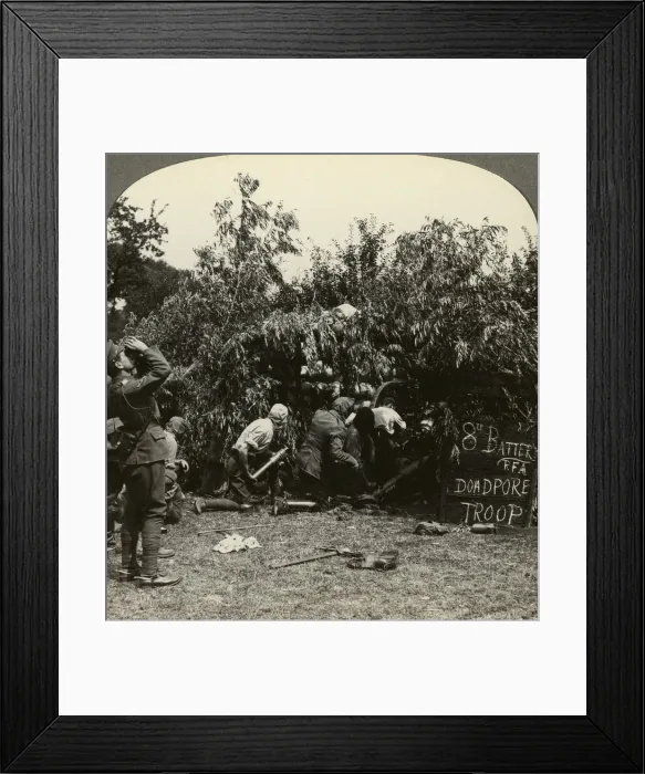 Framed Print : Gunners wearing gas masks, World War I, 1914-1918. Artist: Realistic Travels Publishers Framed Print : Gunners wearing gas masks, World War I, 1914-1918. Artist: Realistic Travels Publishers