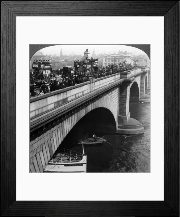 Framed Print : London Bridge, London, c late 19th century. Artist: Underwood & Underwood Framed Print : London Bridge, London, c late 19th century. Artist: Underwood & Underwood