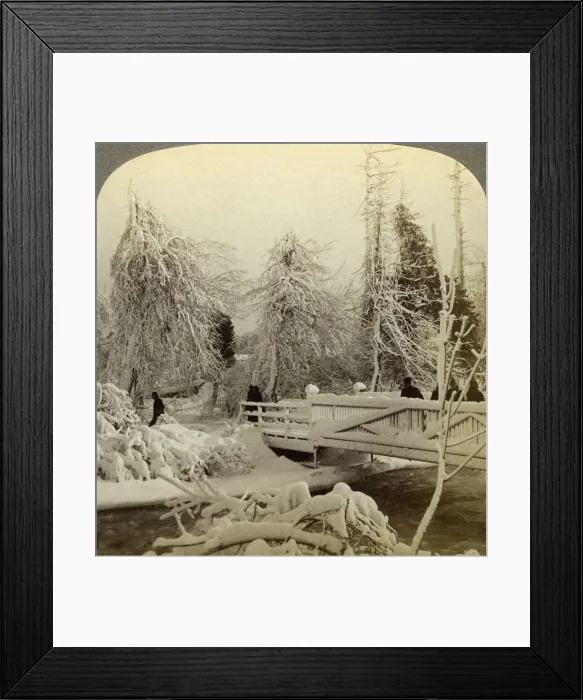Framed Print : Winter scene, Luna Island, Niagara Falls, New York, USA. Artist: Underwood & Underwood Framed Print : Winter scene, Luna Island, Niagara Falls, New York, USA. Artist: Underwood & Underwood