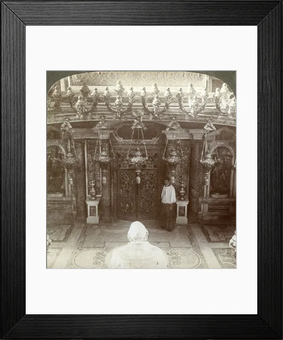 Framed Print : St Peters Tomb, St Peters Basilica, Rome, ItalyArtist: Underwood & Underwood Framed Print : St Peters Tomb, St Peters Basilica, Rome, ItalyArtist: Underwood & Underwood