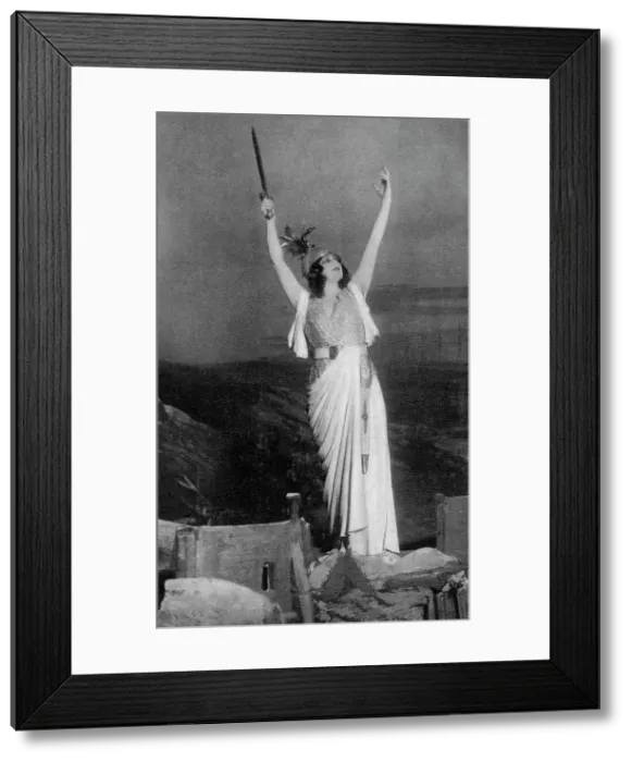 Framed Print : Marthe Chenal, French soprano, 1918 Framed Print : Marthe Chenal, French soprano, 1918