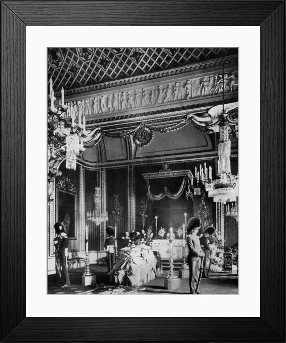 Framed Print : Edward VII lying in state, Throne Room, Buckingham Palace, London, 1910 (1937)