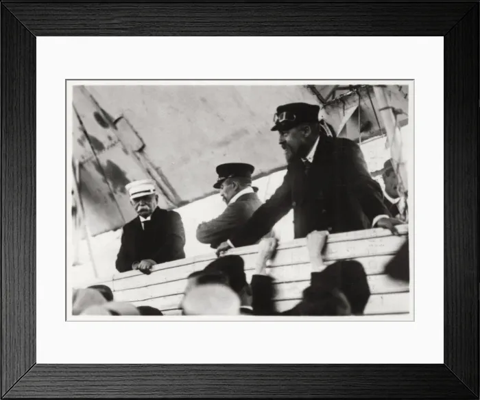 Framed Print : Count Zeppelin and Dr Eckener in a Zeppelin gondola, Schwaben, Germany, c1908-1917 (1933) Framed Print : Count Zeppelin and Dr Eckener in a Zeppelin gondola, Schwaben, Germany, c1908-1917 (1933)