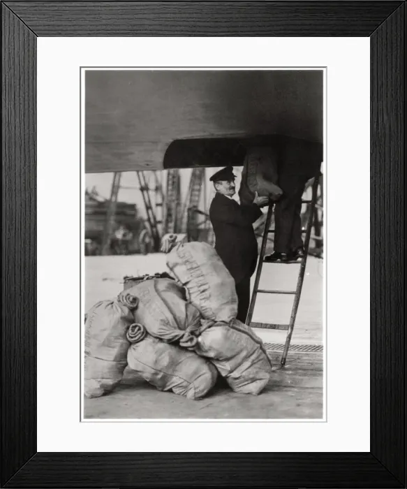 Framed Print : Shipping the post, Zeppelin LZ 127 Graf Zeppelin, 1933 Framed Print : Shipping the post, Zeppelin LZ 127 Graf Zeppelin, 1933