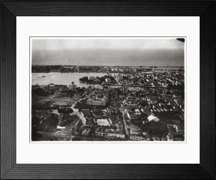 Framed Print : Aerial view of Recife, Brazil, from a Zeppelin, 1930 (1933) Framed Print : Aerial view of Recife, Brazil, from a Zeppelin, 1930 (1933)