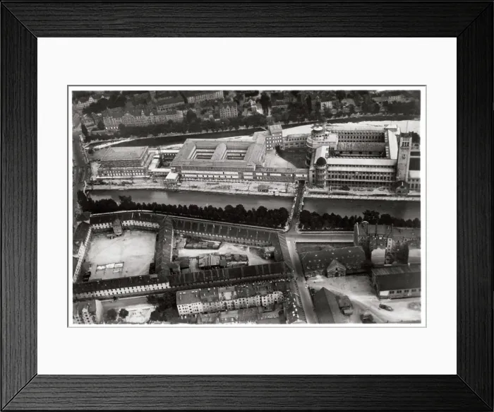 Framed Print : Aerial view of the Deutsches Museum, Munich, Germany, from a Zeppelin, c1931 (1933) Framed Print : Aerial view of the Deutsches Museum, Munich, Germany, from a Zeppelin, c1931 (1933)