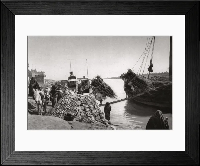 Framed Print : Unloading cargo from a boat, Muhaila, Baghdad, Iraq, 1925. Artist: A Kerim Framed Print : Unloading cargo from a boat, Muhaila, Baghdad, Iraq, 1925. Artist: A Kerim