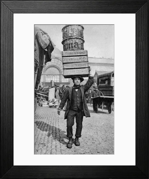 Framed Print : A Covent Garden market porter, London, c1922 Framed Print : A Covent Garden market porter, London, c1922