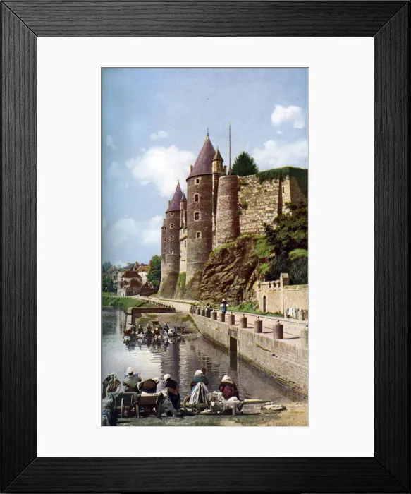 Framed Print : The women of Josselin doing their laundry, Brittany, France, c1924 Framed Print : The women of Josselin doing their laundry, Brittany, France, c1924