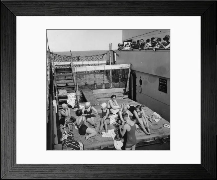 Framed Print : Passengers sunbathing on a Cunard Line cruise to the West Indies, January-March 1931