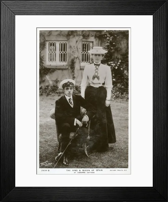Framed Print : The King and Queen of Spain at Osborne Cottage, Isle of Wight, c1906-c1919(?) Framed Print : The King and Queen of Spain at Osborne Cottage, Isle of Wight, c1906-c1919(?)