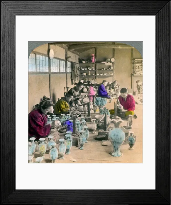 Framed Print : Decorating Awata porcelain ware in the famous Kinkosan works, Kyoto, Japan, 1904. Artist: Underwood & Underwood Framed Print : Decorating Awata porcelain ware in the famous Kinkosan works, Kyoto, Japan, 1904. Artist: Underwood & Underwood