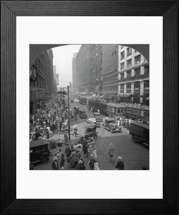 Framed Print : In the heart of the shopping district on State Street, Chicago, Illinois, USA, early 20th century. Artist: Keystone View Company Framed Print : In the heart of the shopping district on State Street, Chicago, Illinois, USA, early 20th century. Artist: Keystone View Company