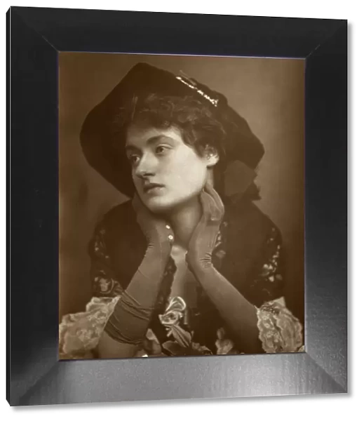 Winifred Emery, British actress, 1883