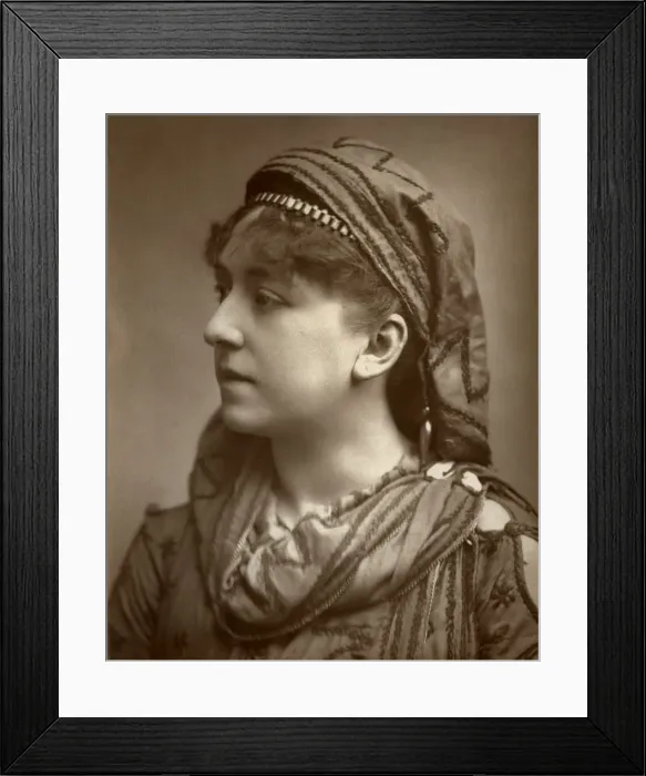 Framed Print : Amy Roselle, British actress, 1884. Artist: St Jamess Photographic Co Framed Print : Amy Roselle, British actress, 1884. Artist: St Jamess Photographic Co