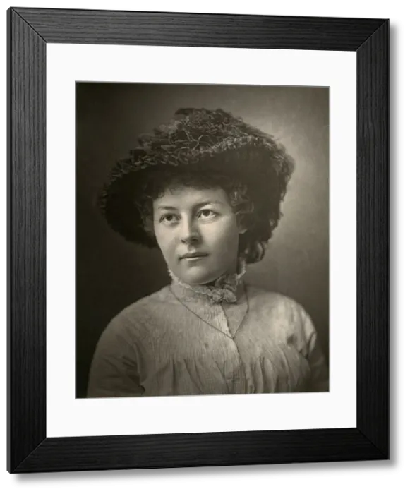 Framed Print : Adela Measor, Irish actress, 1882. Artist: London Stereoscopic & Photographic Co Framed Print : Adela Measor, Irish actress, 1882. Artist: London Stereoscopic & Photographic Co