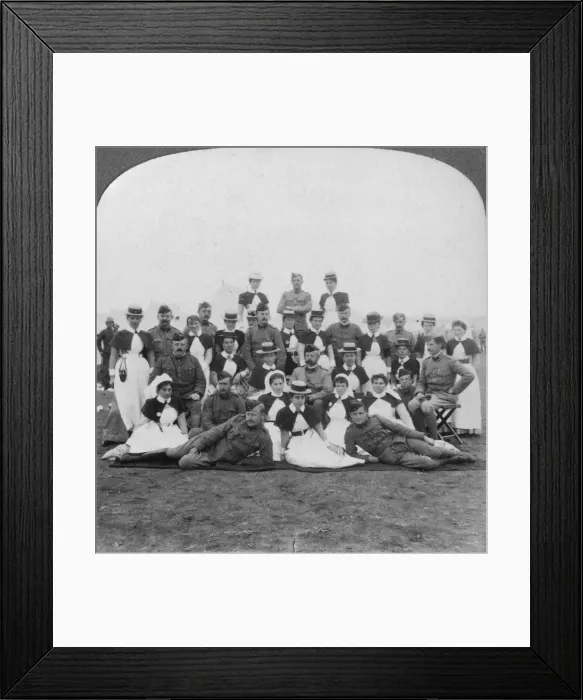Framed Print : Medical staff and nurses of general hospital No 9, Bloemfontein, South Africa, Boer War, 1901. Artist: Underwood & Underwood Framed Print : Medical staff and nurses of general hospital No 9, Bloemfontein, South Africa, Boer War, 1901. Artist: Underwood & Underwood