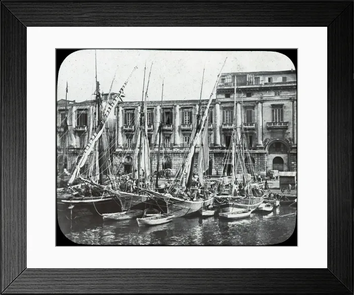 Framed Print : At the quay, Messina harbour, Sicily, Italy, late 19th or early 20th century Framed Print : At the quay, Messina harbour, Sicily, Italy, late 19th or early 20th century