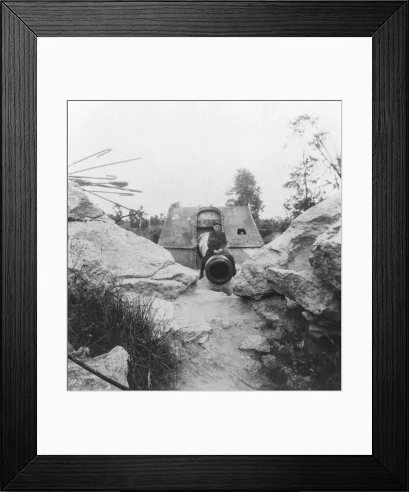 Framed Print : Langer Max, German rail mounted siege gun, Moere, near Ostend, Belgium, World War I, c1918. Artist: Nightingale & Co Framed Print : Langer Max, German rail mounted siege gun, Moere, near Ostend, Belgium, World War I, c1918. Artist: Nightingale & Co