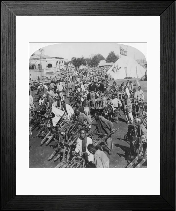 Framed Print : Wheelbarrow transportation at the boat landing, Tientsin (Tianjin), China, 1901. Artist: Underwood & Underwood Framed Print : Wheelbarrow transportation at the boat landing, Tientsin (Tianjin), China, 1901. Artist: Underwood & Underwood