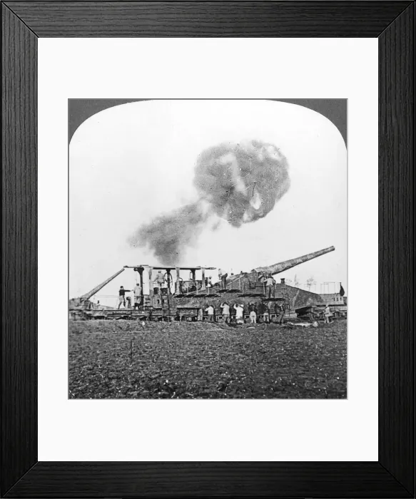 Framed Print : British 16 inch railway guns in action, World War I, c1914-c1918. Artist: Realistic Travels Publishers Framed Print : British 16 inch railway guns in action, World War I, c1914-c1918. Artist: Realistic Travels Publishers