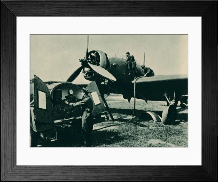 Framed Print : Refuelling a Wellesley Bomber, 1940 Framed Print : Refuelling a Wellesley Bomber, 1940