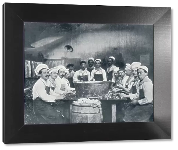 Some of the cooks preparing the soup at the Messagerie Van Gand, c1914