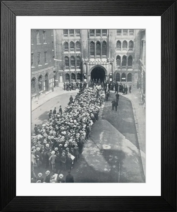 Framed Print : Waiting to enter the Guildhall for Mr. Asquiths first great call to arms meeting, 1914 Framed Print : Waiting to enter the Guildhall for Mr. Asquiths first great call to arms meeting, 1914