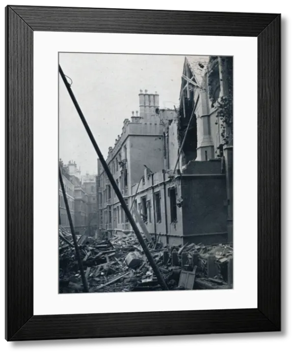 Framed Print : The East End of the Middle Temple Hall, 1941 Framed Print : The East End of the Middle Temple Hall, 1941