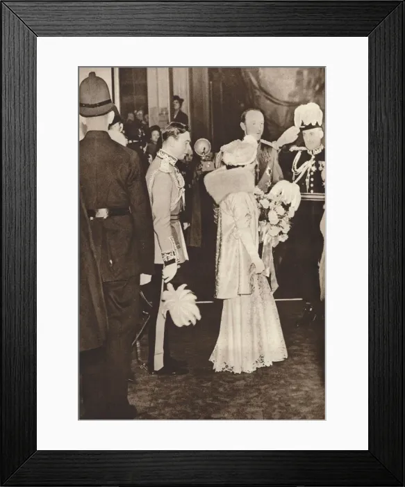 Framed Print : King George VI and Queen Elizabeth leaving a luncheon in honour of coronation, 1937