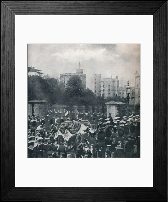 Framed Print : King Edward VIIs hearse being drawn into the grounds of Windsor Castle, 1910 (1911). Artist: Horace Walter Nicholls Framed Print : King Edward VIIs hearse being drawn into the grounds of Windsor Castle, 1910 (1911). Artist: Horace Walter Nicholls