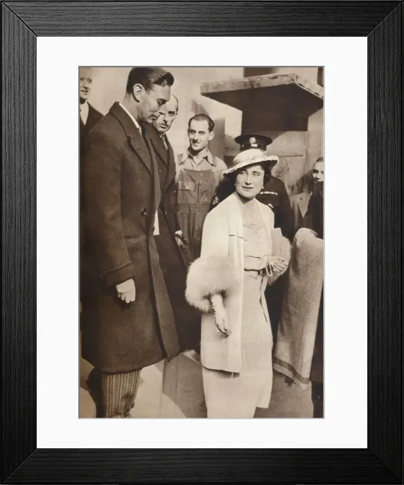 Framed Print : King George VI and Queen Elizabeth leaving a reheasal from their Coronation, 1937 Framed Print : King George VI and Queen Elizabeth leaving a reheasal from their Coronation, 1937