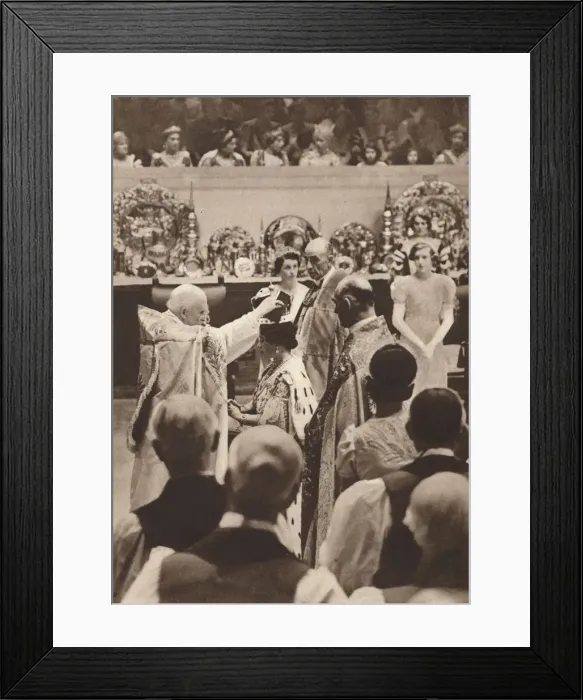 Framed Print : The crowning of Queen Elizabeth, wife of King George VI, 1937 Framed Print : The crowning of Queen Elizabeth, wife of King George VI, 1937