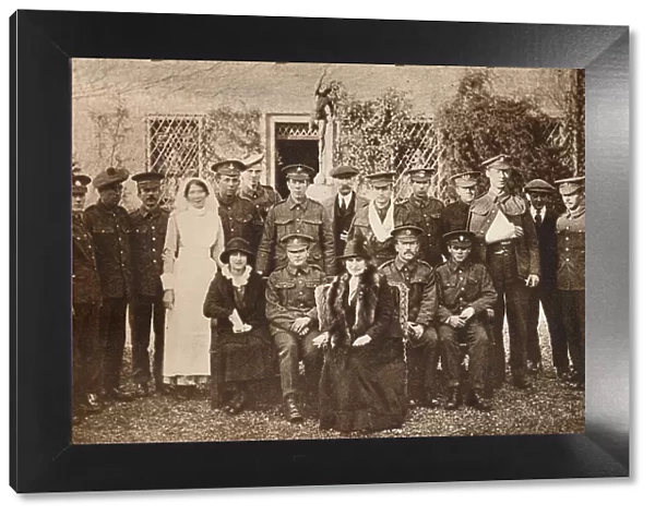 Lady Elizabeth with Countess of Strathmore and convalescent wounded soldiers, 1916