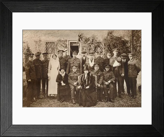 Framed Print : Lady Elizabeth with Countess of Strathmore and convalescent wounded soldiers, 1916 Framed Print : Lady Elizabeth with Countess of Strathmore and convalescent wounded soldiers, 1916