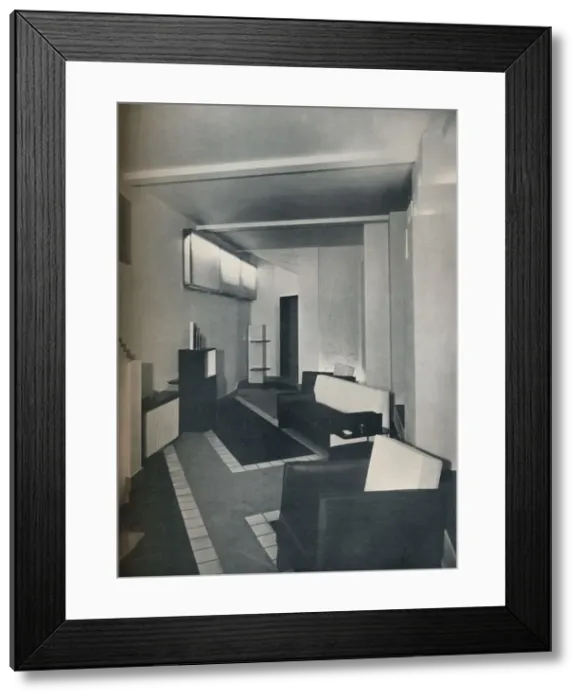 Framed Print : 1930s sitting room, 1930 Framed Print : 1930s sitting room, 1930
