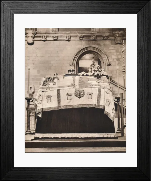 Framed Print : The Imperial Crown, The Orb, and the Sceptre on King Georges coffin in Westminster Hall, 1936 Framed Print : The Imperial Crown, The Orb, and the Sceptre on King Georges coffin in Westminster Hall, 1936