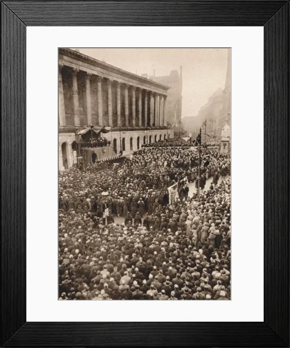 Framed Print : In Birmingham: King Edward VIII. proclaimed in the second largest city in England, 1936 Framed Print : In Birmingham: King Edward VIII. proclaimed in the second largest city in England, 1936