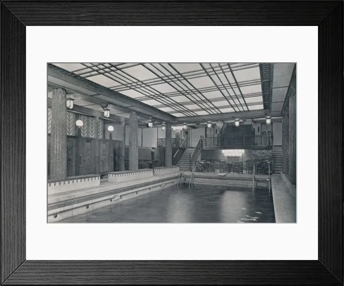 Framed Print : The Bathing Pool on board S. S. Empress of Britain, 1931. Artist: Stewart Bale Limited Framed Print : The Bathing Pool on board S. S. Empress of Britain, 1931. Artist: Stewart Bale Limited