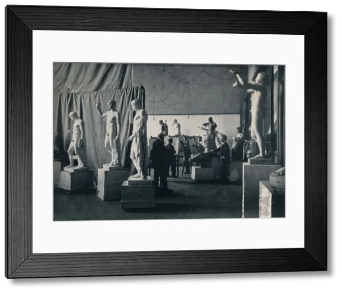 Framed Print : The Glasgow School of Art, The Antique Room, c1900 Framed Print : The Glasgow School of Art, The Antique Room, c1900